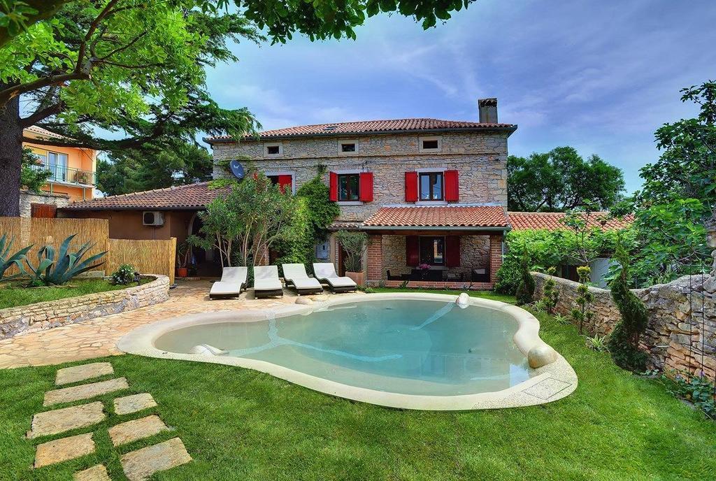 Villa Br Ližnjan エクステリア 写真
