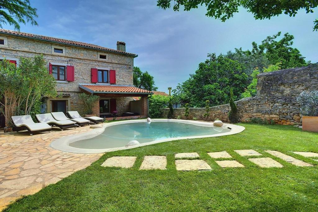 Villa Br Ližnjan エクステリア 写真